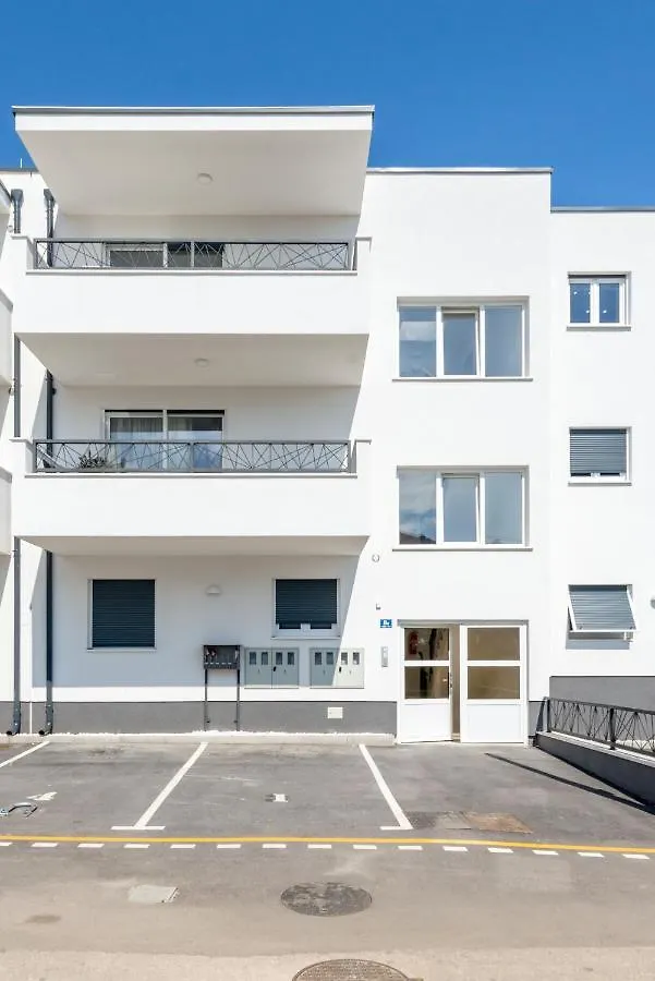 Magnolia 4* Luxury Apartment In Town Center Trogir 0*,