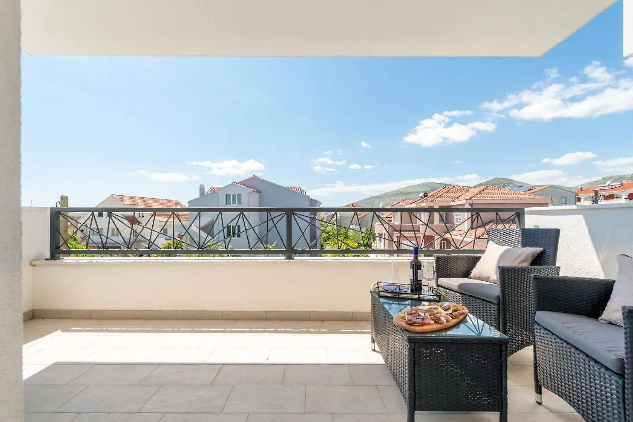 Magnolia 4* Luxury Apartment In Town Center Trogir