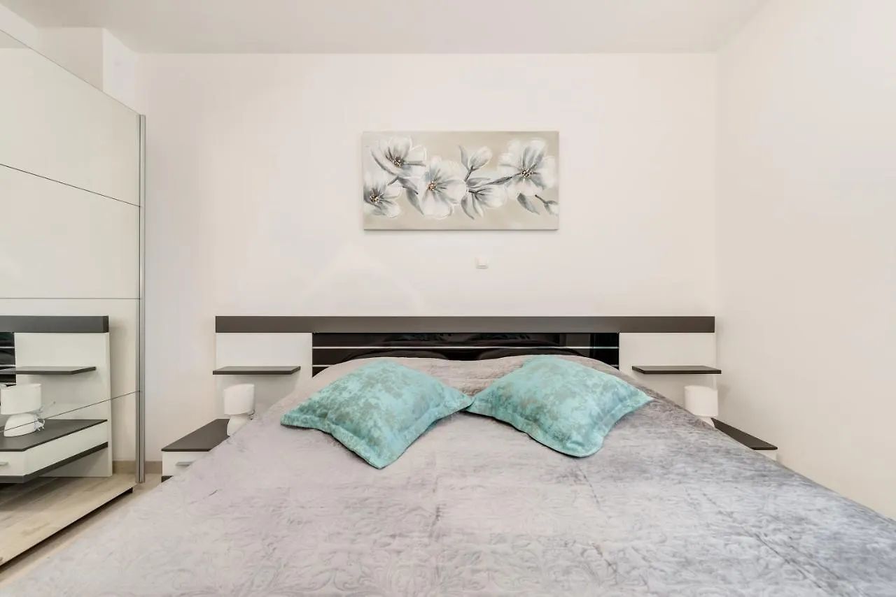 Magnolia 4* Luxury Apartment In Town Center Trogir