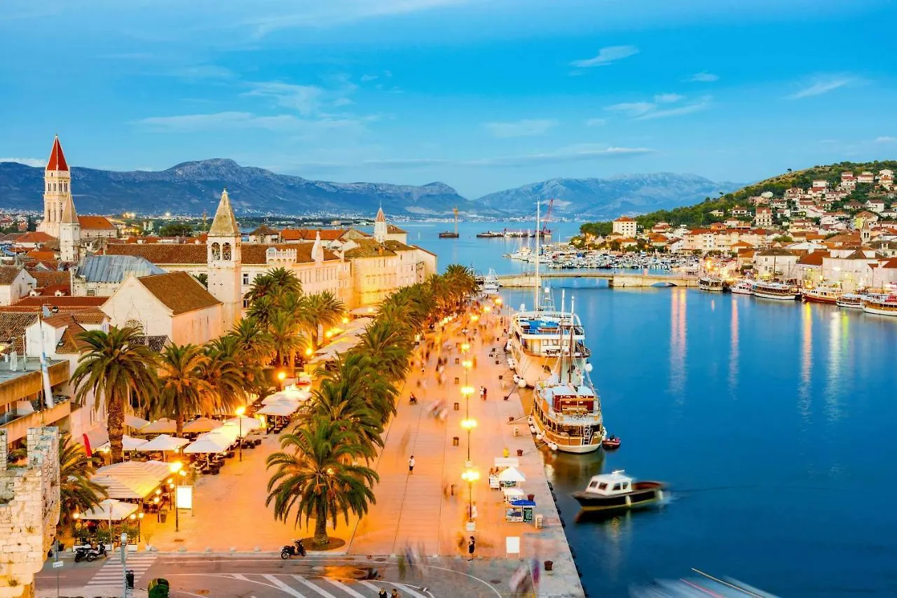 Magnolia 4* Luxury Apartment In Town Center Trogir