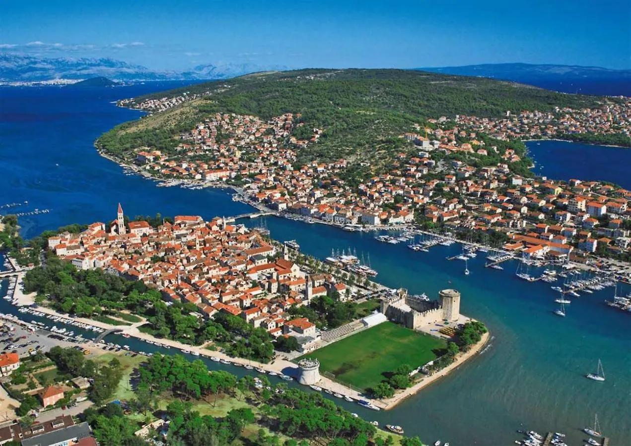 Magnolia 4* Luxury Apartment In Town Center Trogir