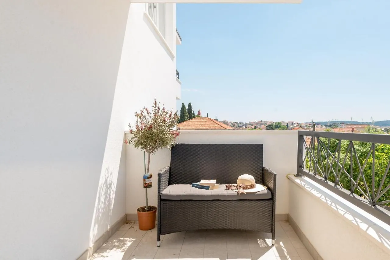 Magnolia 4* Luxury Apartment In Town Center Trogir