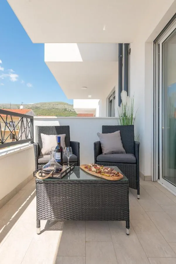 Magnolia 4* Luxury Apartment In Town Center Trogir