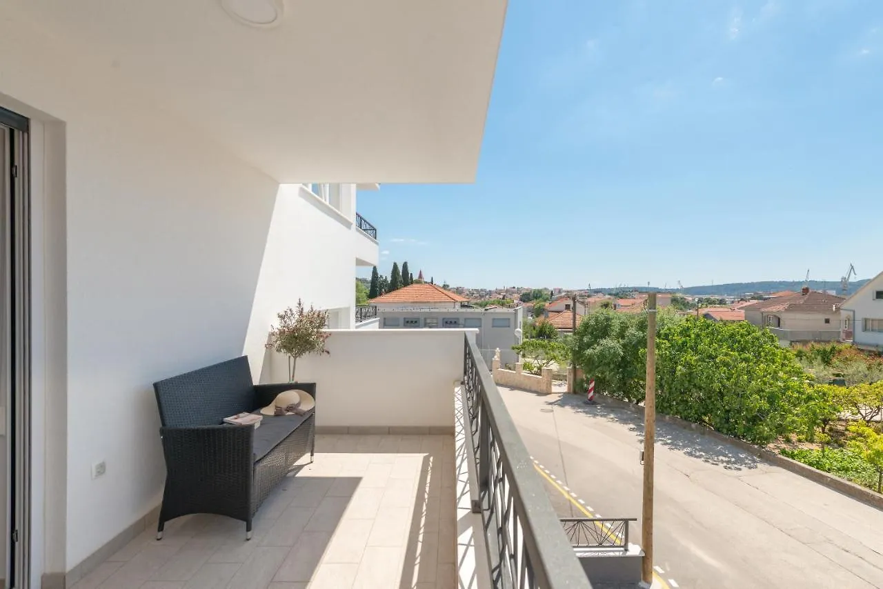 Magnolia 4* Luxury Apartment In Town Center Trogir