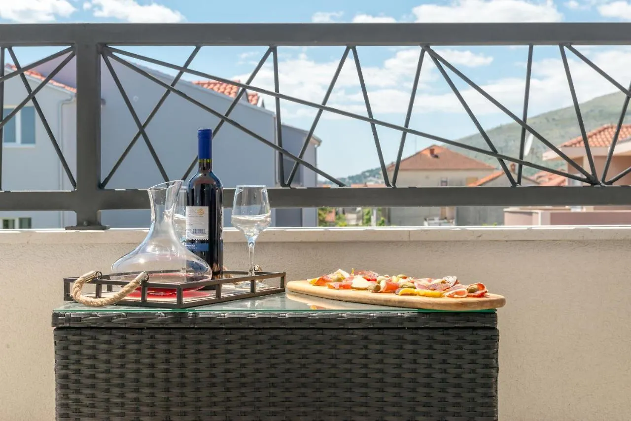 Magnolia 4* Luxury Apartment In Town Center Trogir